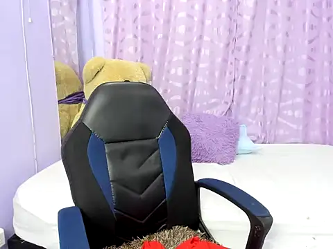 Snapshot of ximena_bunny chatting on 01/07/25, 07:06 ximena bunny online show from 01/07/25, 07:06