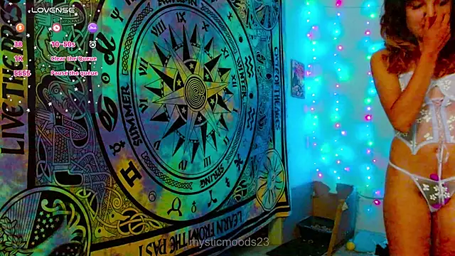 Snapshot of mysticmoods chatting on 10/07/25, 01:58 mysticmoods online show from 10/07/25, 01:58