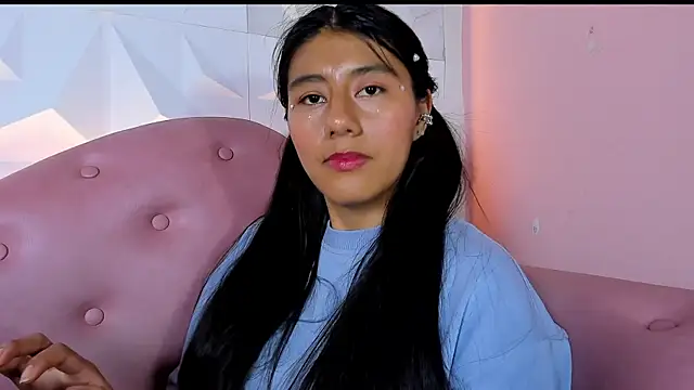 Snapshot of CarlaAlvez chatting on 01/20/25, 10:26 CarlaAlvez online show from 01/20/25, 10:26