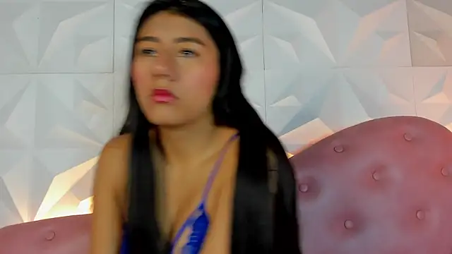 Snapshot of CarlaAlvez chatting on 01/29/25, 04:19 CarlaAlvez online show from 01/29/25, 04:19