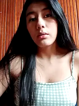 Snapshot of CarlaAlvez chatting on 03/03/25, 12:48 CarlaAlvez online show from 03/03/25, 12:48