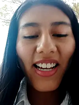 Snapshot of CarlaAlvez chatting on 03/13/25, 10:21 CarlaAlvez online show from 03/13/25, 10:21