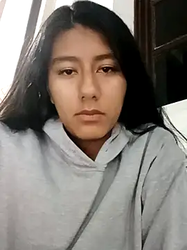 Snapshot of CarlaAlvez chatting on 10/02/25, 11:34 CarlaAlvez online show from 10/02/25, 11:34