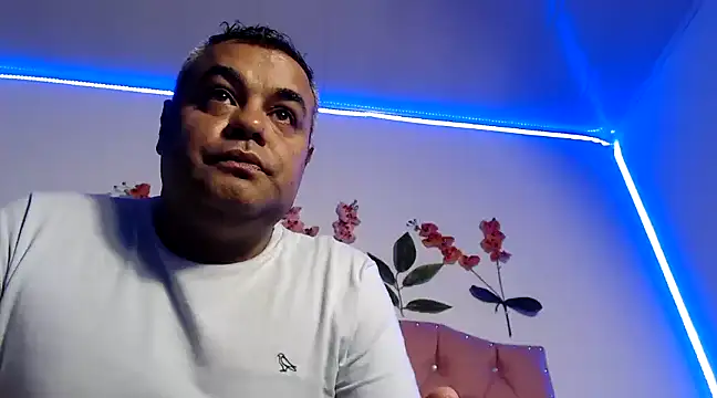 TU BEBE18 online show from 12/13/24, 04:38