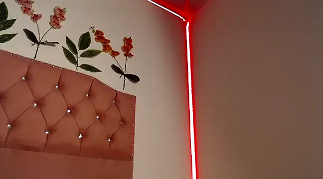 TU BEBE18 online show from 12/13/24, 07:43