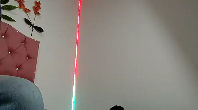 TU BEBE18 online show from 12/19/24, 07:29