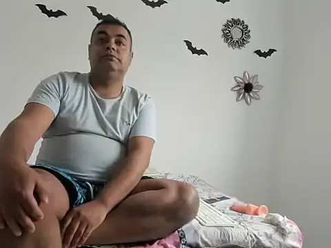 TU BEBE18 online show from 01/31/25, 03:33