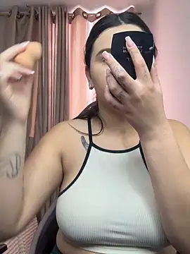 SaraBraun  online show from 10/27/25, 04:33