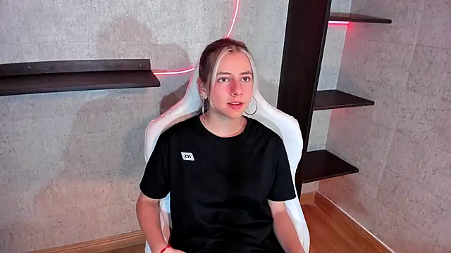 ArtemisaBlake online show from 01/04/25, 09:09