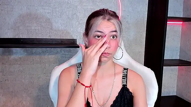 ArtemisaBlake online show from 01/14/25, 12:22