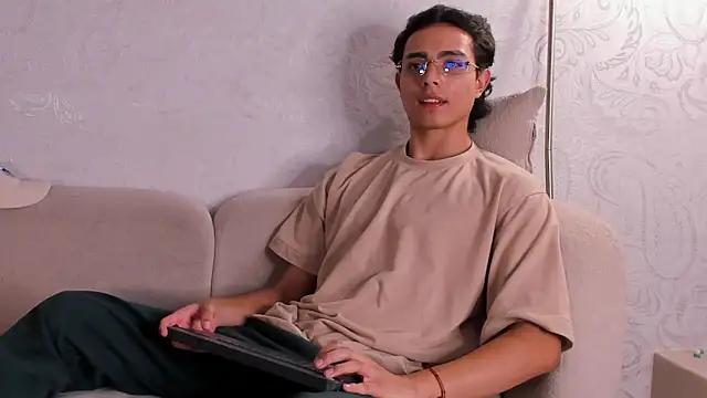 JoshRashfordd online show from 10/12/25, 11:31