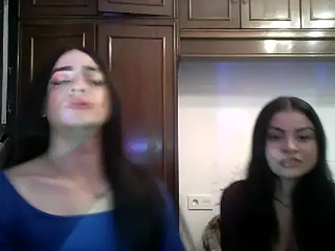 Snapshot of EDUARDA4 chatting on 01/12/25, 12:18 EDUARDA4 online show from 01/12/25, 12:18