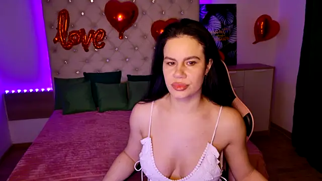 Snapshot of KattieSims chatting on 02/06/25, 04:31 KattieSims online show from 02/06/25, 04:31