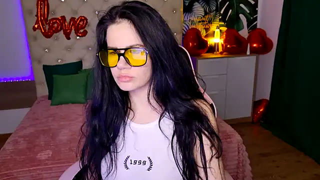 Snapshot of KattieSims chatting on 02/16/25, 11:16 KattieSims online show from 02/16/25, 11:16