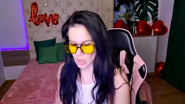 Snapshot of KattieSims chatting on 02/17/25, 02:20 KattieSims online show from 02/17/25, 02:20