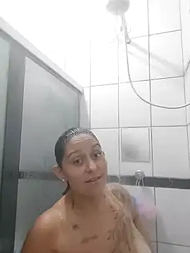 Snapshot of baixinhaloira chatting on 12/18/24, 01:37 baixinhaloira online show from 12/18/24, 01:37