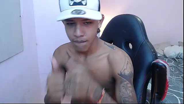 Snapshot of mr_stiven_ chatting on 01/04/25, 12:59 mr stiven online show from 01/04/25, 12:59