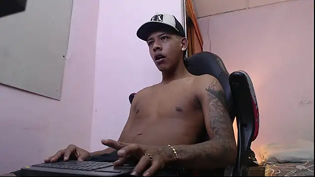 Snapshot of mr_stiven_ chatting on 01/12/25, 12:28 mr stiven online show from 01/12/25, 12:28