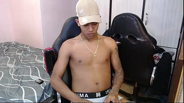 Snapshot of mr_stiven_ chatting on 02/02/25, 09:19 mr stiven online show from 02/02/25, 09:19