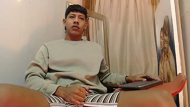 Snapshot of mr_stiven_ chatting on 09/20/25, 02:45 mr stiven online show from 09/20/25, 02:45