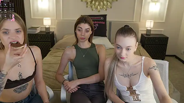 Ewa Pearl online show from 11/04/25, 03:22