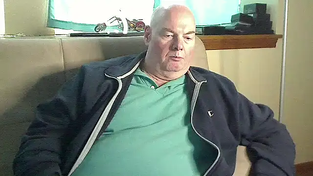 Snapshot of harley99574 chatting on 12/24/24, 06:39 harley99574 online show from 12/24/24, 06:39