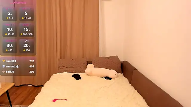 Snapshot of Carry_magic chatting on 12/27/24, 12:07 Carry magic online show from 12/27/24, 12:07