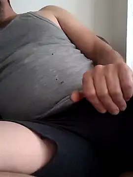 Snapshot of mertBy chatting on 12/15/24, 10:39 mertBy online show from 12/15/24, 10:39