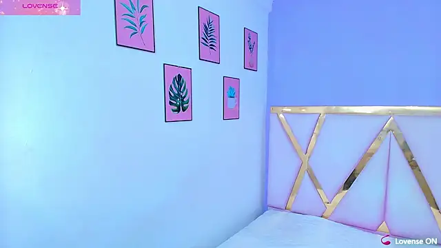 Snapshot of kinkyandsavage chatting on 01/03/25, 07:07 kinkyandsavage online show from 01/03/25, 07:07