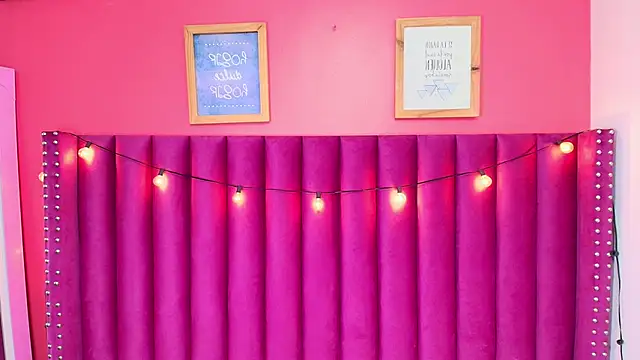 Snapshot of kinkyandsavage chatting on 02/13/25, 07:31 kinkyandsavage online show from 02/13/25, 07:31