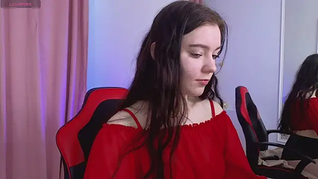 Snapshot of Lana__Cute_ chatting on 01/06/25, 12:13 Lana Cute online show from 01/06/25, 12:13