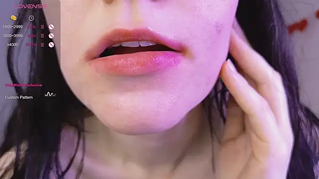 Snapshot of Lana__Cute_ chatting on 02/11/25, 04:56 Lana Cute online show from 02/11/25, 04:56