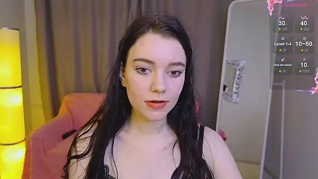 Snapshot of Lana__Cute_ chatting on 03/08/25, 11:28 Lana Cute online show from 03/08/25, 11:28