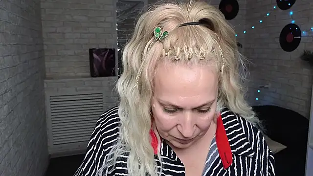 Snapshot of Penelope_Pinky chatting on 01/10/25, 05:13 Penelope Pinky online show from 01/10/25, 05:13