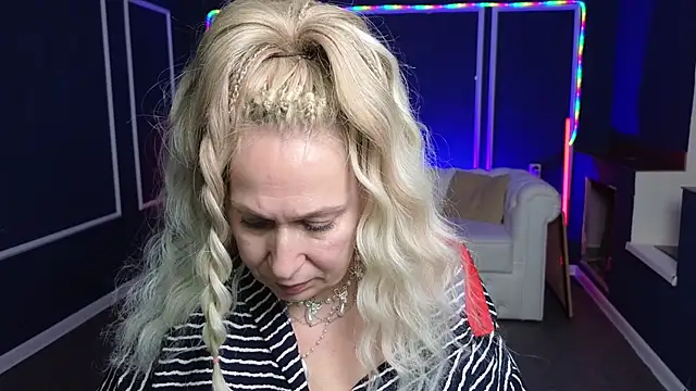 Snapshot of Penelope_Pinky chatting on 01/21/25, 08:43 Penelope Pinky online show from 01/21/25, 08:43