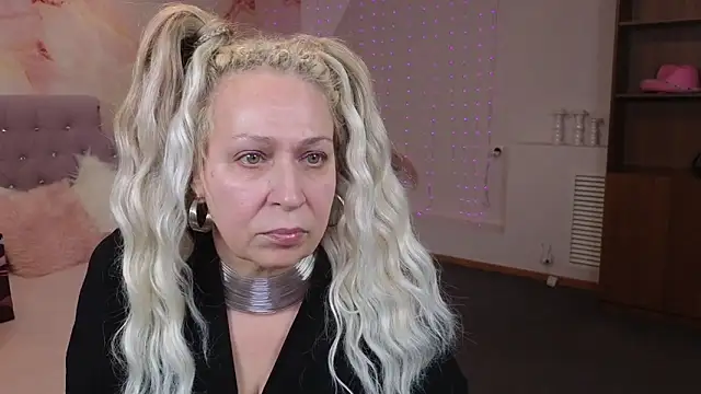 Snapshot of Penelope_Pinky chatting on 01/22/25, 02:03 Penelope Pinky online show from 01/22/25, 02:03