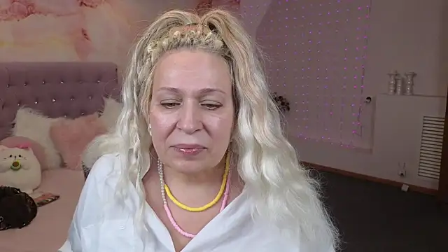 Snapshot of Penelope_Pinky chatting on 01/23/25, 04:59 Penelope Pinky online show from 01/23/25, 04:59