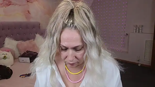 Snapshot of Penelope_Pinky chatting on 01/23/25, 11:05 Penelope Pinky online show from 01/23/25, 11:05