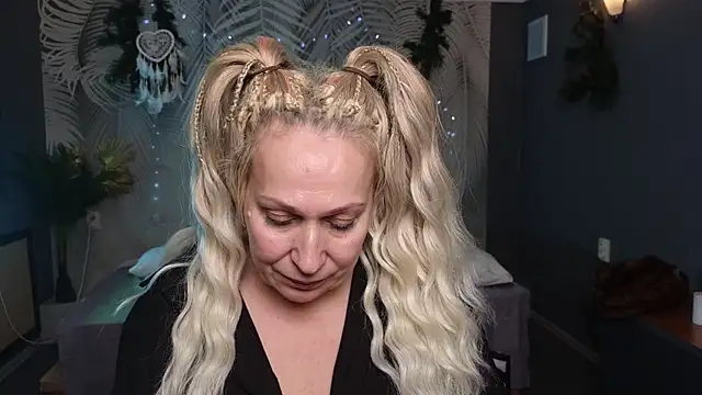 Snapshot of Penelope_Pinky chatting on 01/28/25, 02:10 Penelope Pinky online show from 01/28/25, 02:10