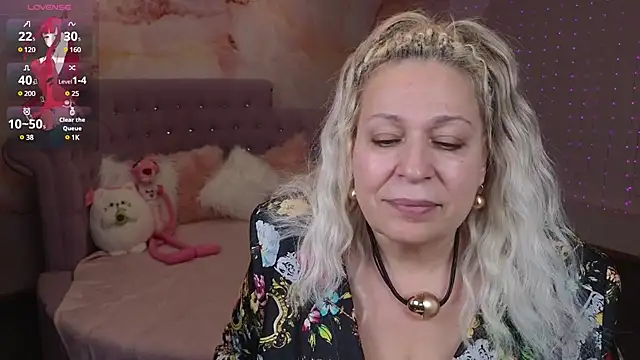 Snapshot of Penelope_Pinky chatting on 02/02/25, 05:37 Penelope Pinky online show from 02/02/25, 05:37