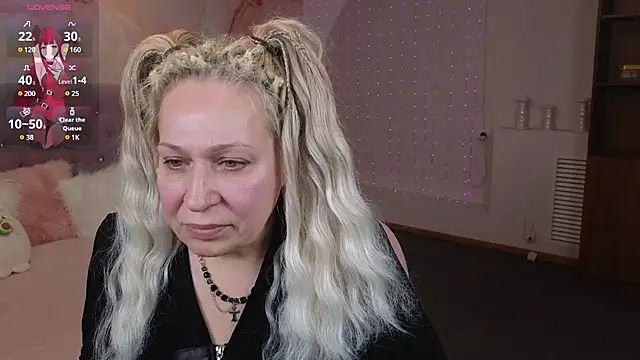 Snapshot of Penelope_Pinky chatting on 02/04/25, 02:32 Penelope Pinky online show from 02/04/25, 02:32