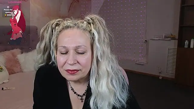 Snapshot of Penelope_Pinky chatting on 02/04/25, 08:38 Penelope Pinky online show from 02/04/25, 08:38