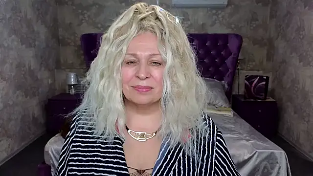 Snapshot of Penelope_Pinky chatting on 02/05/25, 05:09 Penelope Pinky online show from 02/05/25, 05:09