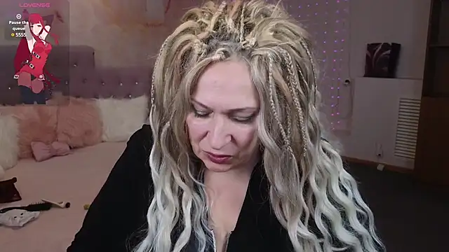 Snapshot of Penelope_Pinky chatting on 02/09/25, 04:40 Penelope Pinky online show from 02/09/25, 04:40