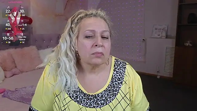 Snapshot of Penelope_Pinky chatting on 02/11/25, 05:40 Penelope Pinky online show from 02/11/25, 05:40