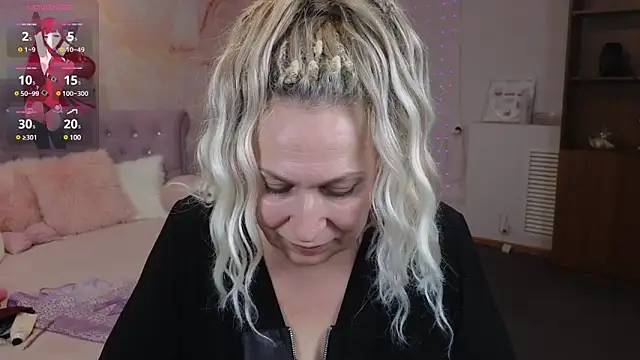 Snapshot of Penelope_Pinky chatting on 02/11/25, 08:42 Penelope Pinky online show from 02/11/25, 08:42