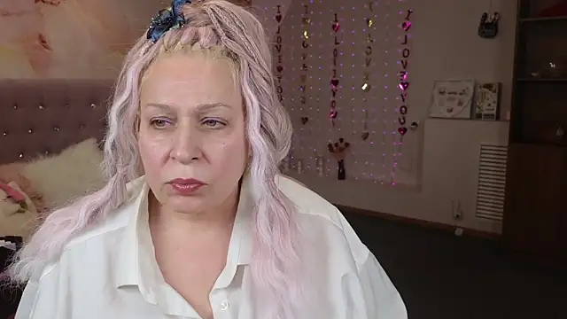 Snapshot of Penelope_Pinky chatting on 02/27/25, 02:54 Penelope Pinky online show from 02/27/25, 02:54