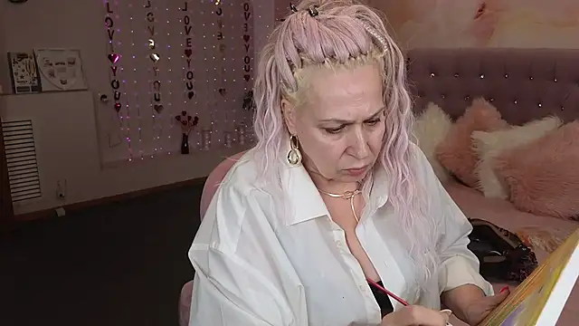 Snapshot of Penelope_Pinky chatting on 03/02/25, 05:36 Penelope Pinky online show from 03/02/25, 05:36