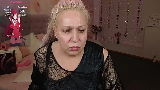 Snapshot of Penelope_Pinky chatting on 03/10/25, 02:48 Penelope Pinky online show from 03/10/25, 02:48