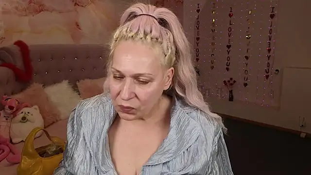 Snapshot of Penelope_Pinky chatting on 03/11/25, 05:46 Penelope Pinky online show from 03/11/25, 05:46